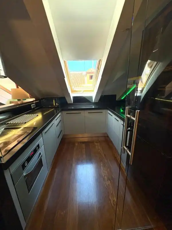 Küche von Maisonette zum Verkauf in Madrid mit Klimaanlage und Heizung