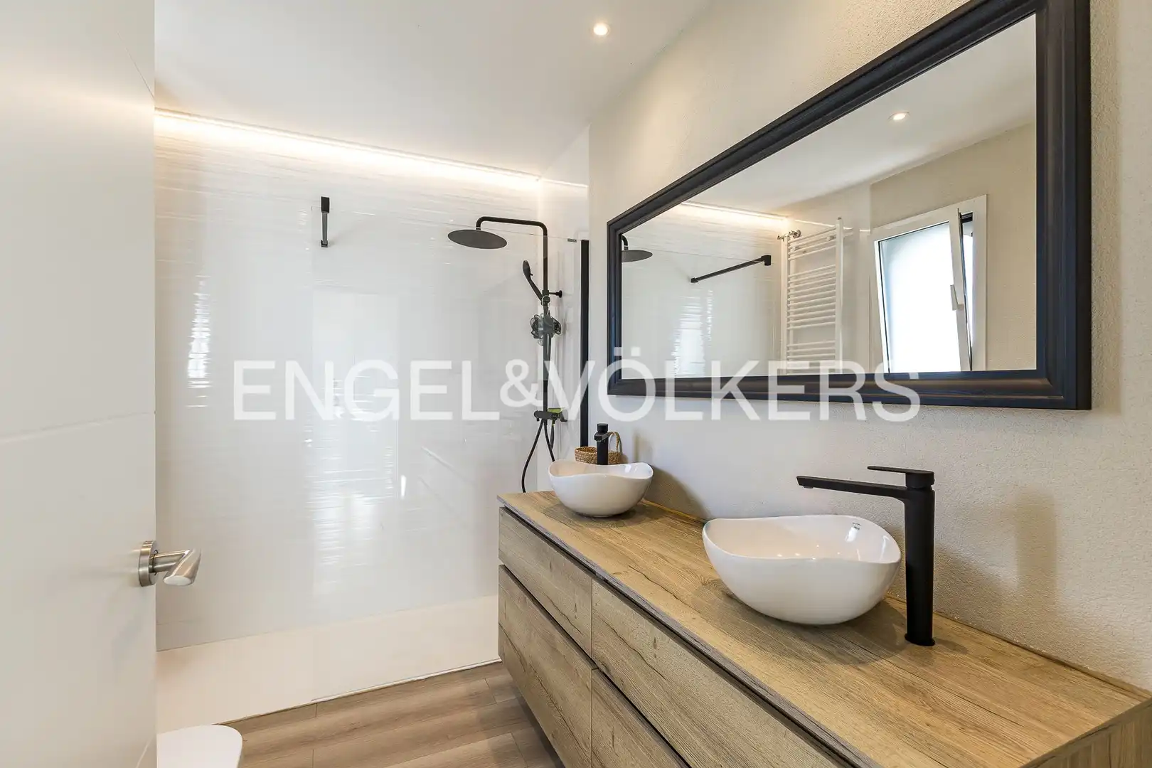 Bathroom of Houses for sale in El Vendrell  with Heating, Private garden and Parquet flooring