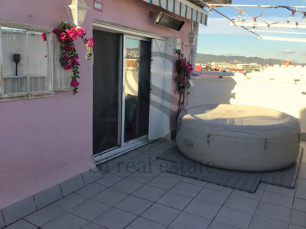 Terrasse von Dachboden zum Verkauf in Barcelona mit Heizung, Terrasse und Abstellraum