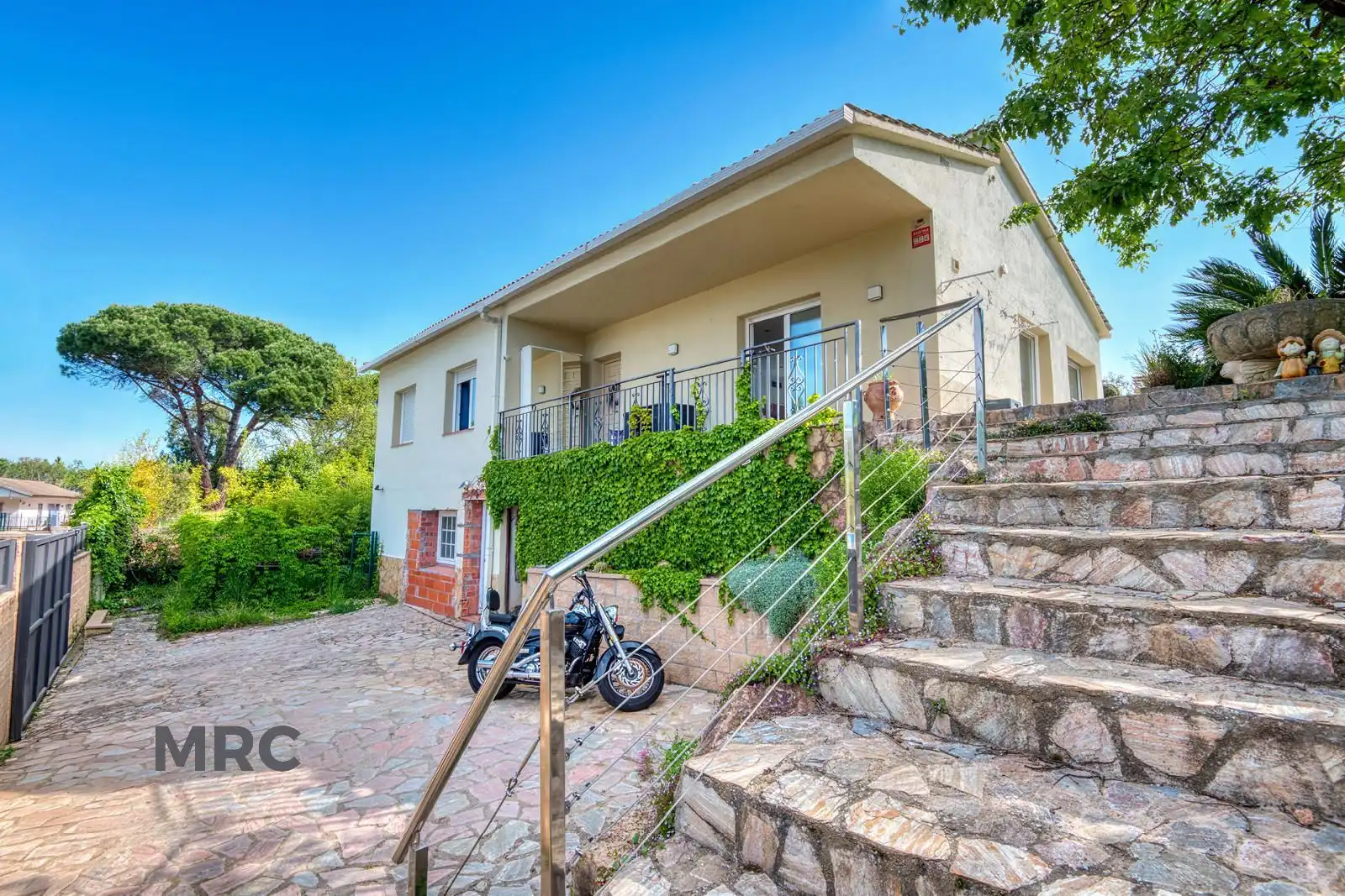Vista exterior de Casa o xalet en venda en Llagostera amb Aire condicionat, Terrassa i Alarma