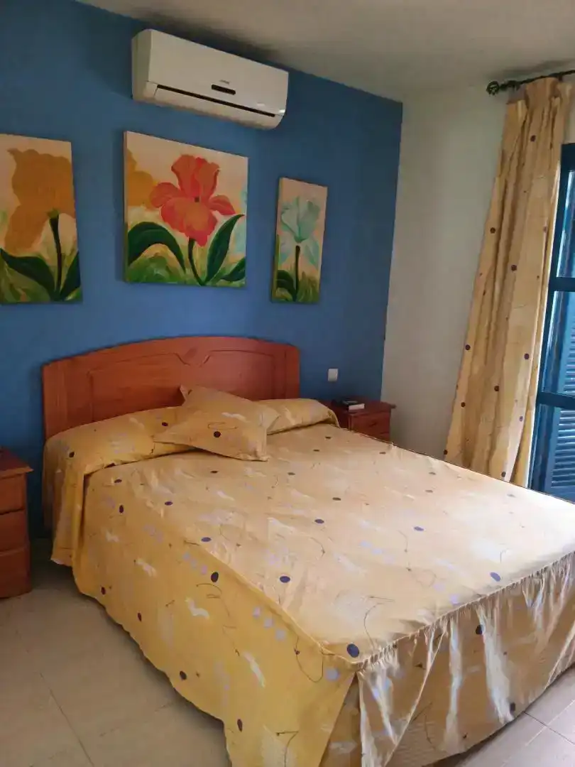 Dormitori de Casa o xalet en venda en Yaiza amb Aire condicionat, Jardí privat i Traster