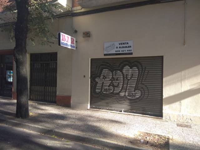 Local comercial en Venta en Calle de Pedro Lapuyade, 7 en Barrio de San José