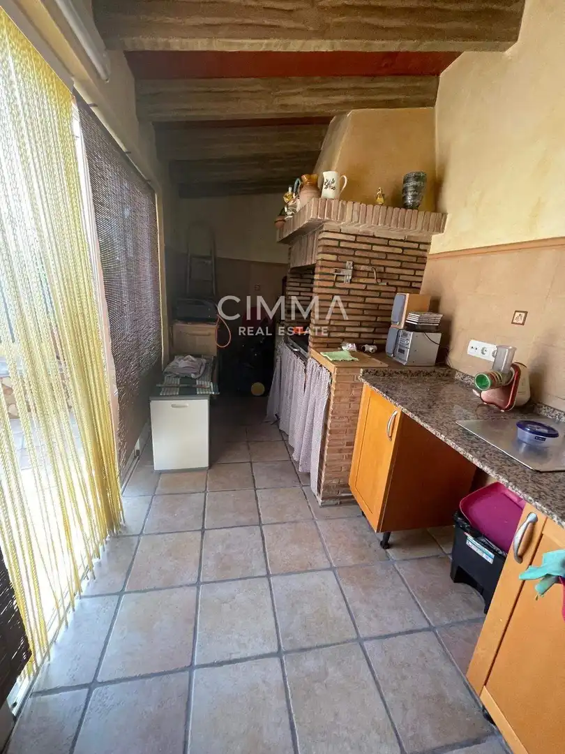 Cuina de Casa o xalet en venda en La Nucia amb Aire condicionat, Jardí privat i Terrassa