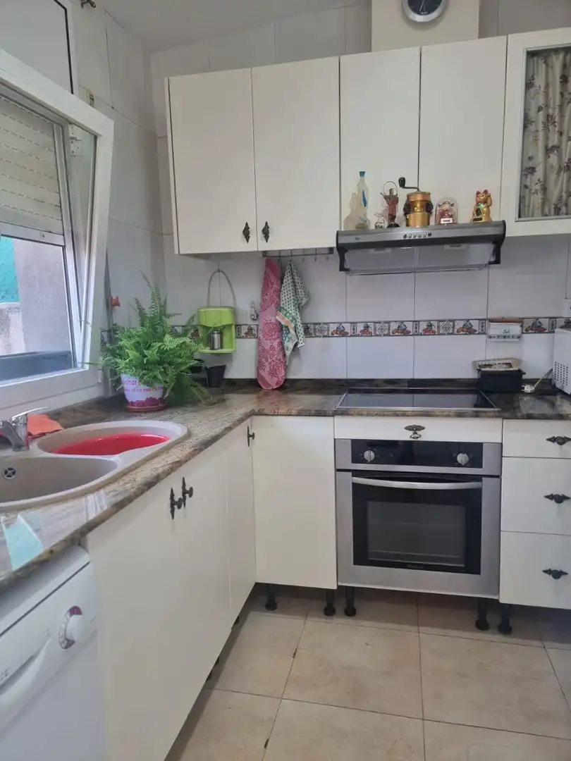 Cocina de Casa adosada en venta en Castellar del Vallès con Calefacción, Jardín privado y Terraza