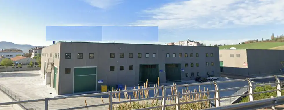 Vista exterior de Nau industrial de lloguer en Sant Fruitós de Bages