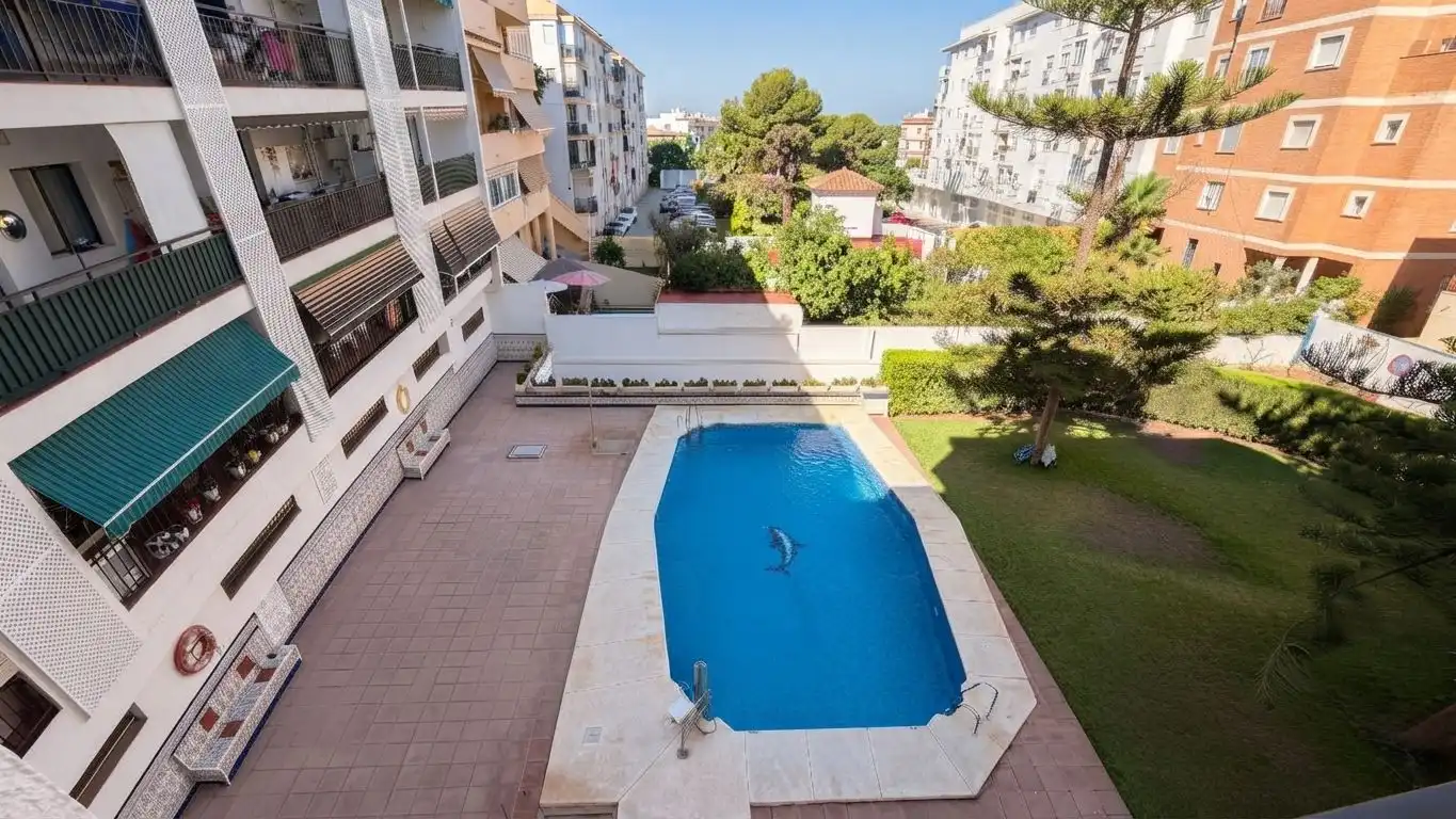 Piscina de Pis en venda en Fuengirola amb Terrassa, Traster i Moblat