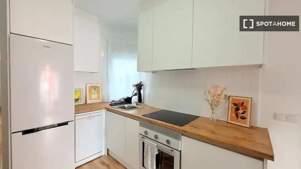 Cocina de Piso de alquiler en Madrid con Aire acondicionado, Calefacción y Amueblado