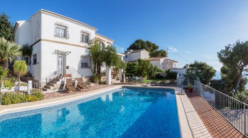 Villa con vistas al mar y piscina en Javea