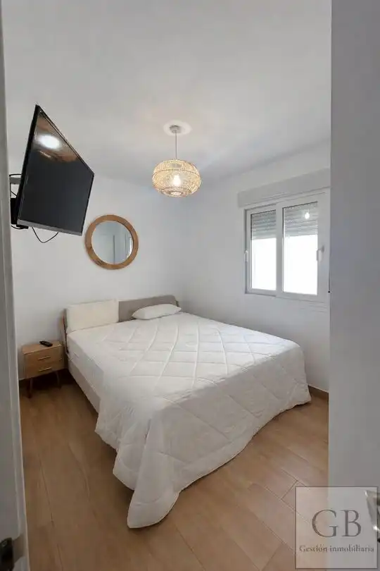 Habitación de Casa adosada de alquiler en Santa Pola con Aire acondicionado, Calefacción y Piscina