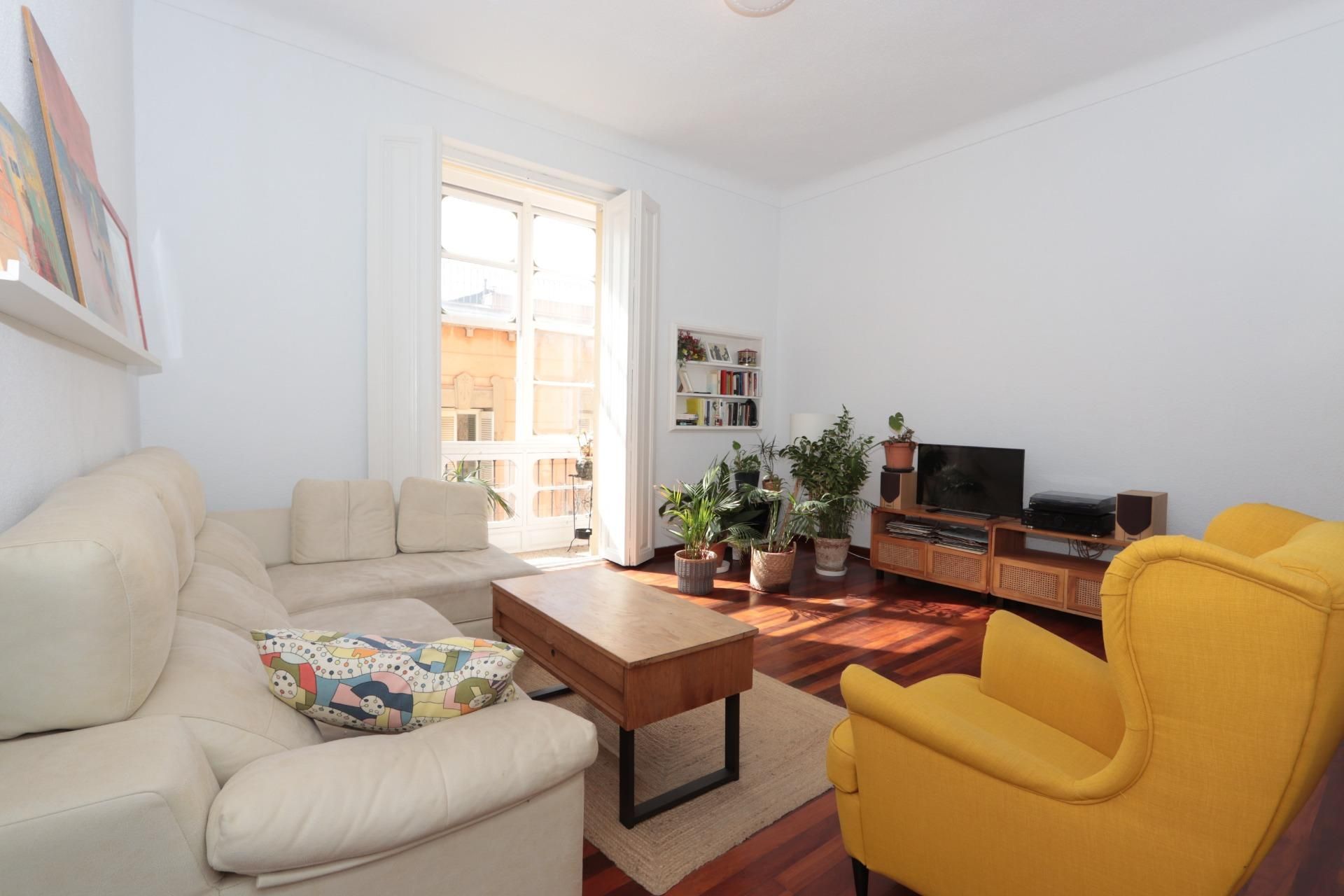 Living room of Flat to rent in Cartagena  with Air Conditioner, Parquet flooring and Balcony