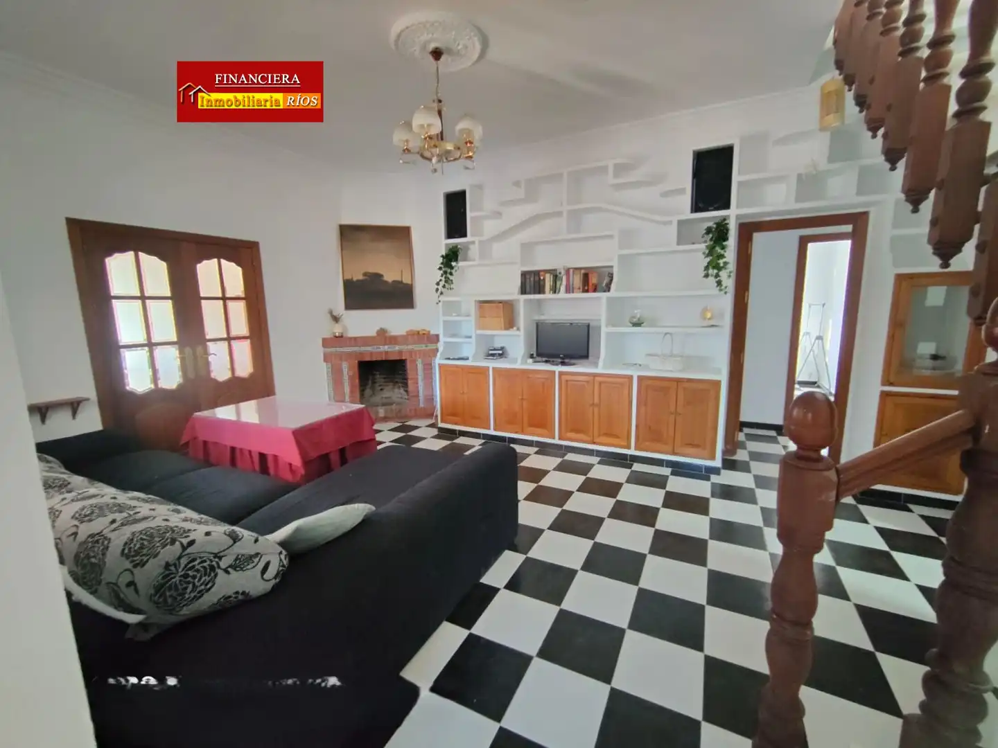 Chalet con piscina en venta en Carmona, imagen 3
