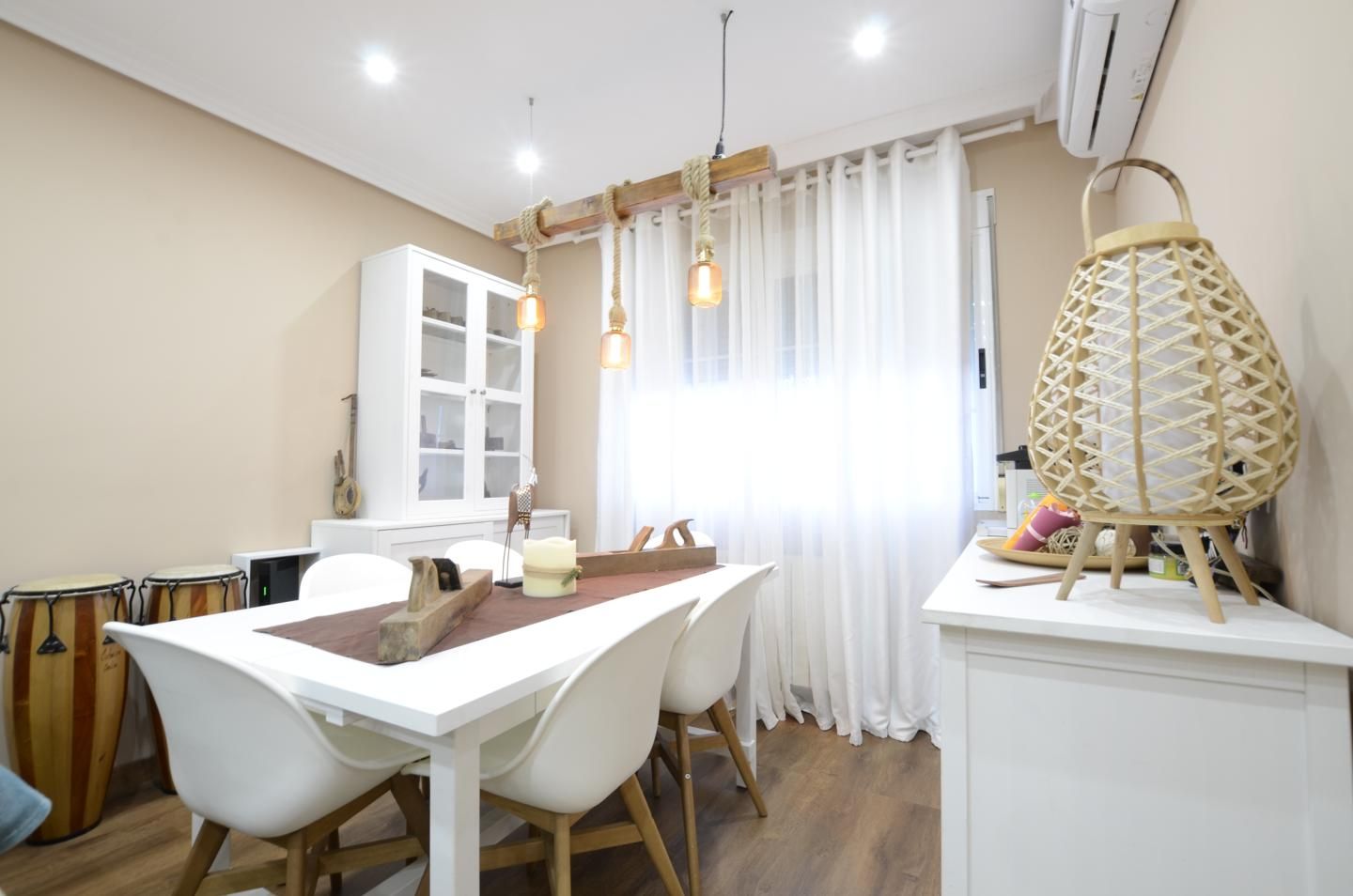 Menjador de Casa adosada en venda en Escalona amb Aire condicionat, Calefacció i Piscina