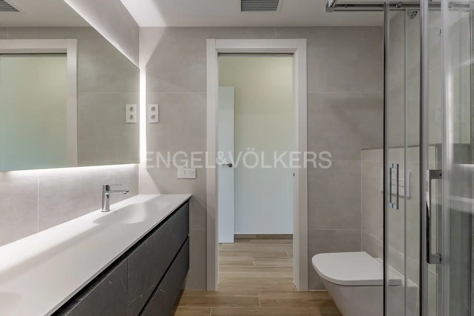 Bathroom of Houses for rent in Sant Esteve Sesrovires  with Air Conditioner, Heating and Private garden