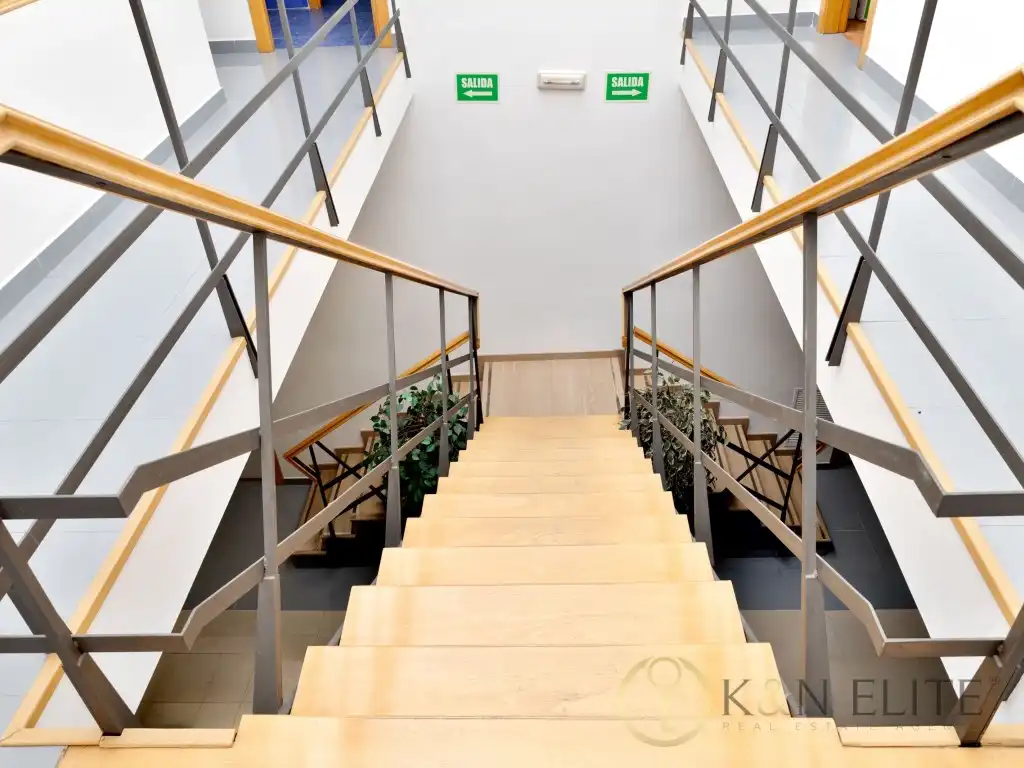 Buildings for sale in Manises