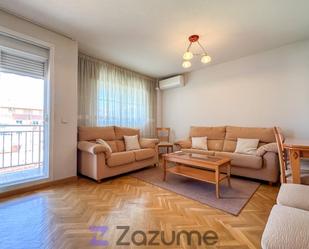 Living room of Flat to rent in Valdemoro  with Air Conditioner, Heating and Parquet flooring