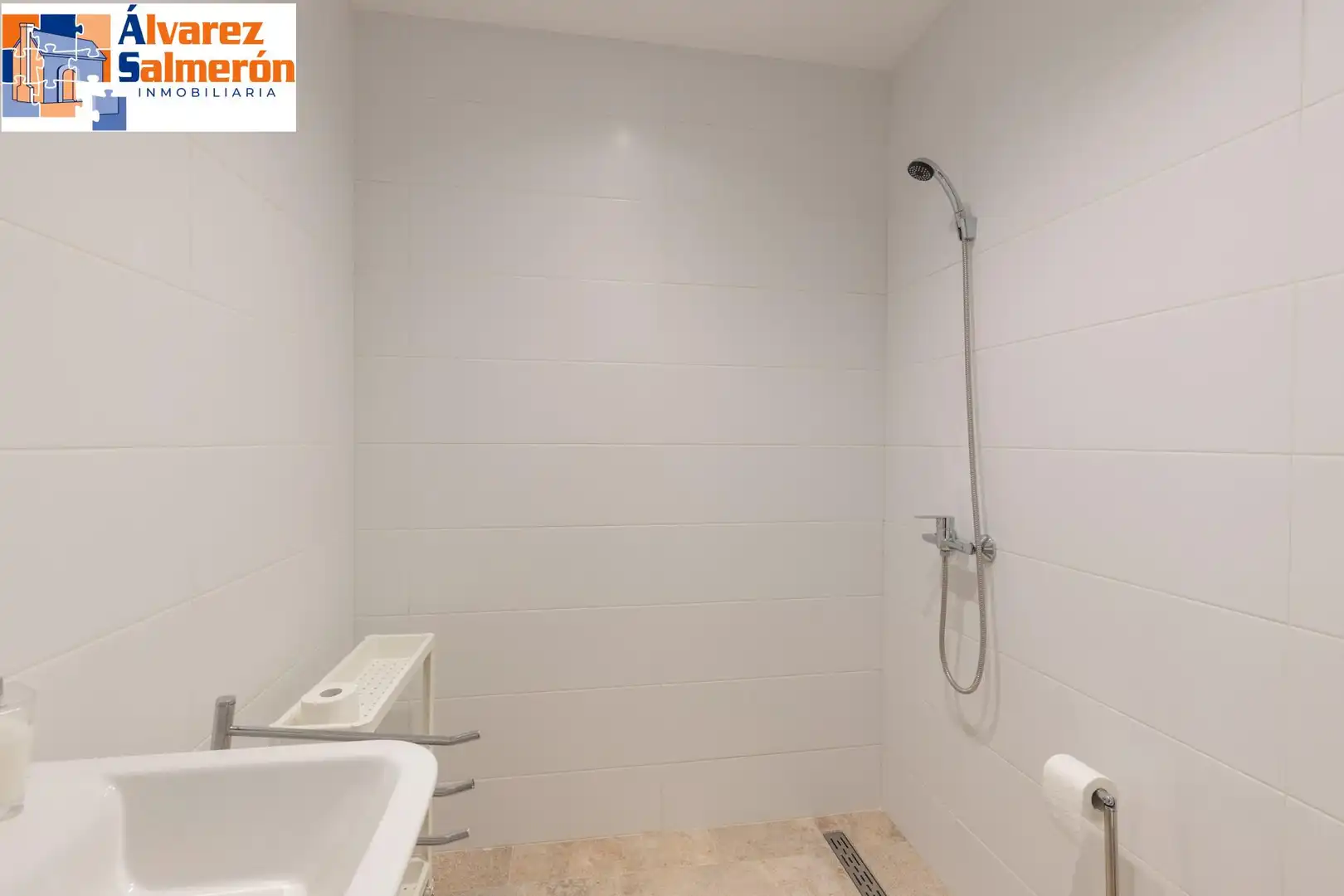 Bany de Casa o xalet en venda en Huétor de Santillán amb Calefacció i Piscina