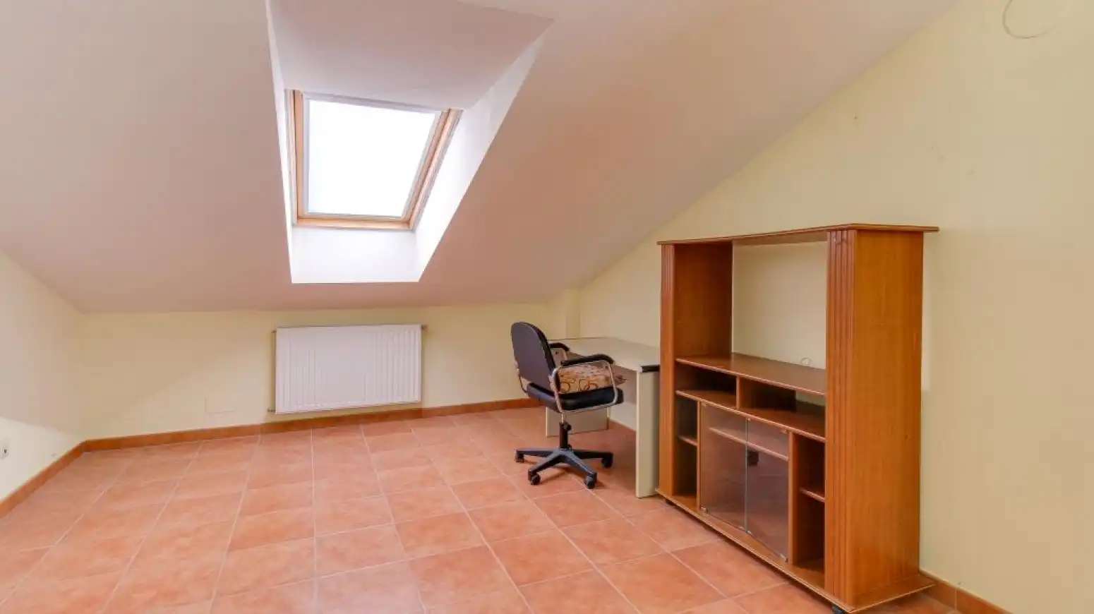Habitación de Casa adosada en venta en Salamanca con Calefacción, Jardín privado y Parquet