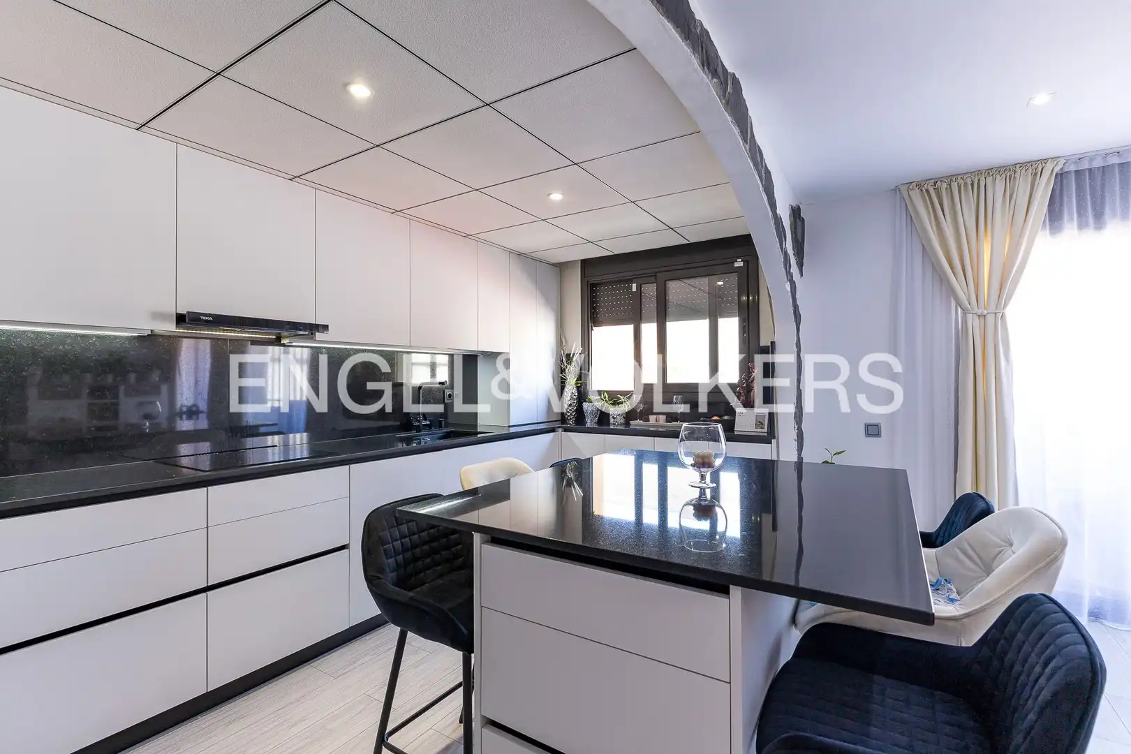 Cocina de Piso en venta en Vilanova i la Geltrú con Aire acondicionado, Calefacción y Trastero