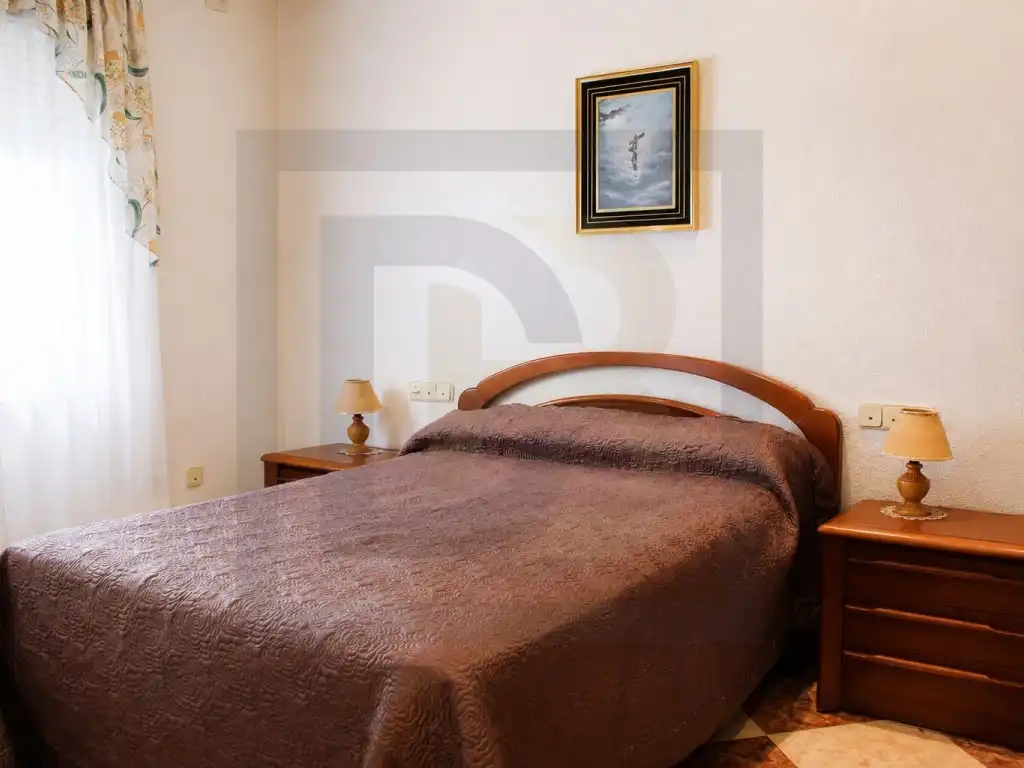 Dormitori de Casa o xalet en venda en San Miguel de Salinas amb Aire condicionat, Terrassa i Moblat