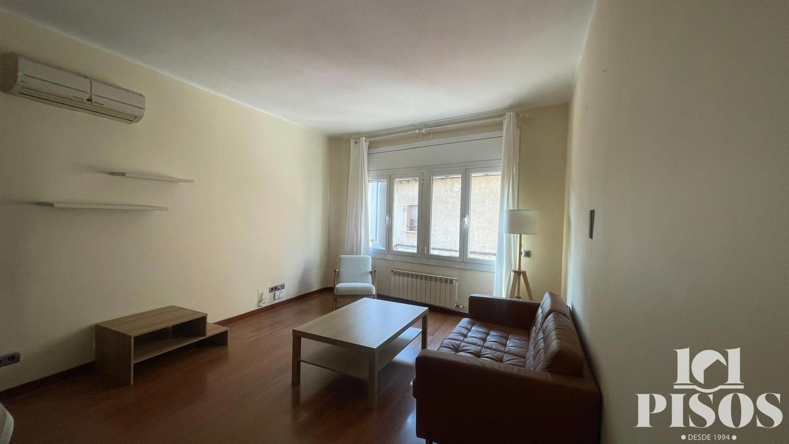 Sala d'estar de Pis de lloguer en Sant Cugat del Vallès amb Aire condicionat, Calefacció i Terrassa