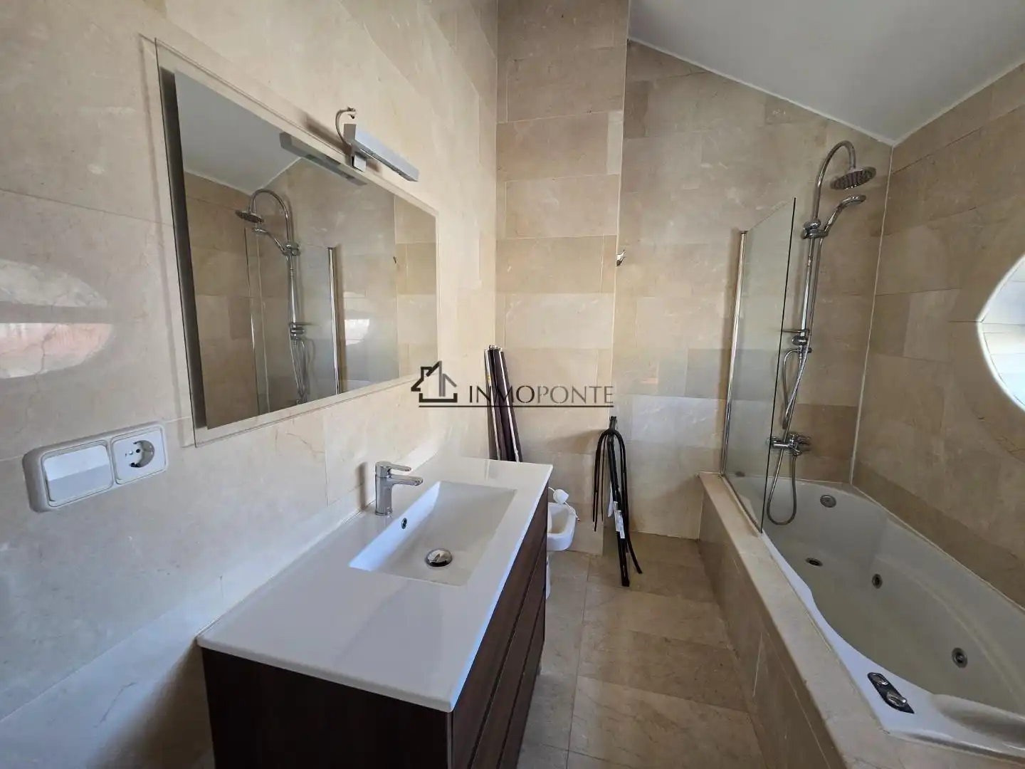 Baño de Dúplex en venta en Pontevedra Capital 