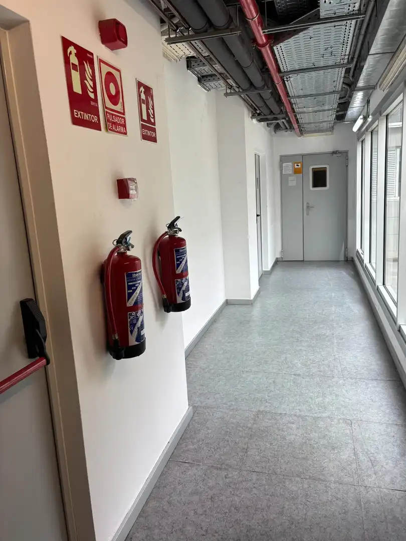 Immobles singulars amb ascensor en venda a Avenida Avenida Ramón y Cajal, imagen 42