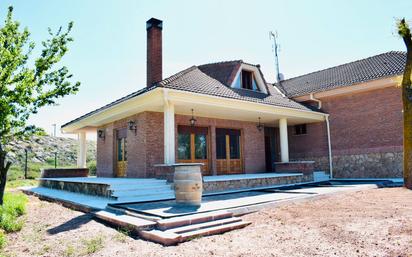 Vista exterior de Casa o xalet en venda en Saldaña de Burgos amb Terrassa i Balcó