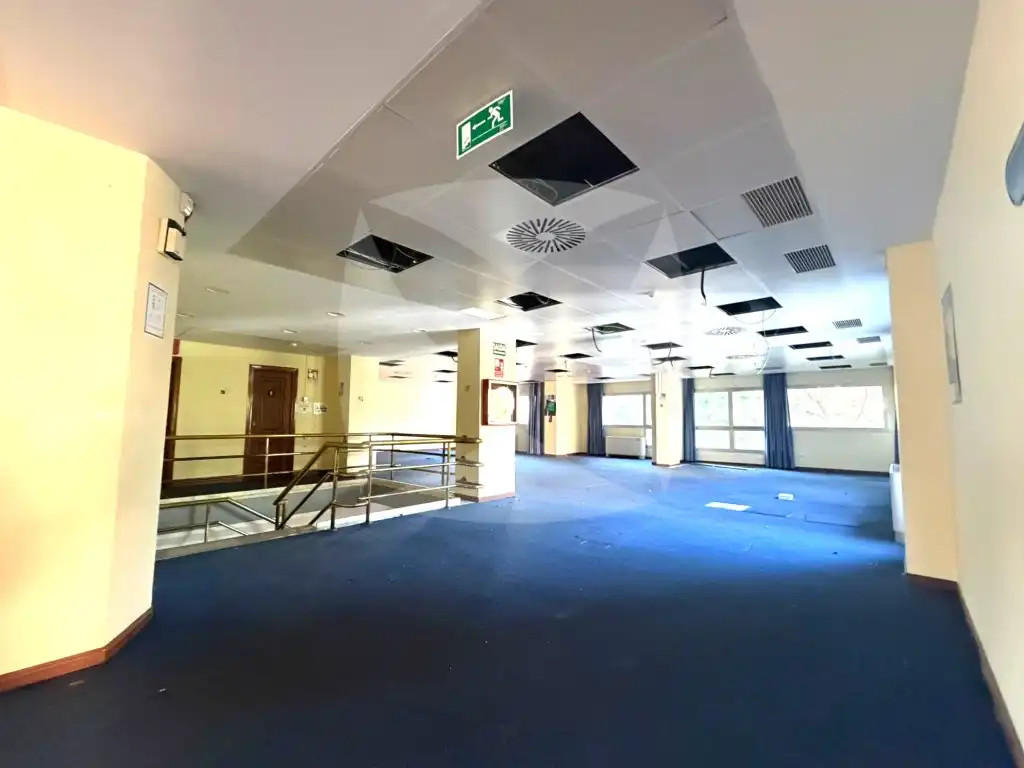 Gewerbefläche zur Miete in Plaza Portugal, imagen 6