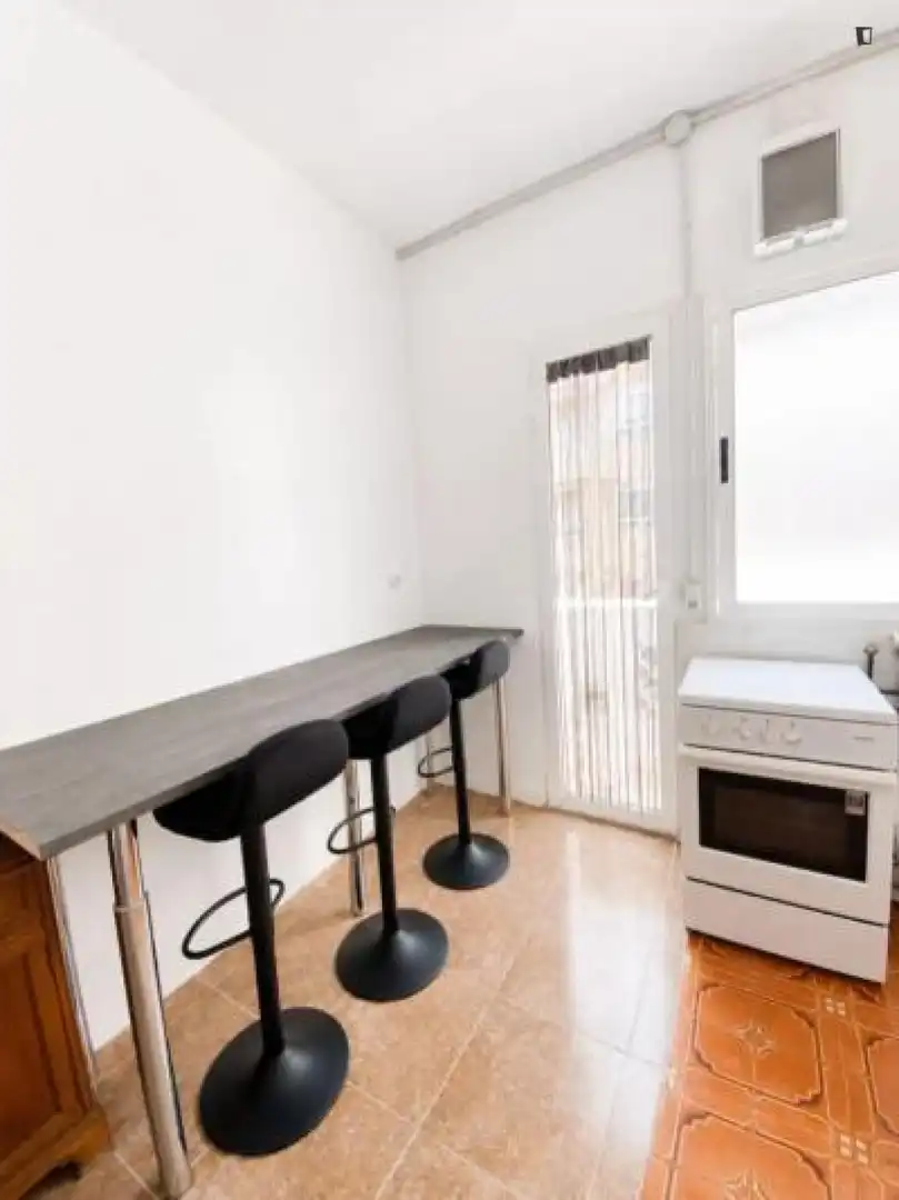 Cocina de Apartamento para compartir en Poblats Marítims