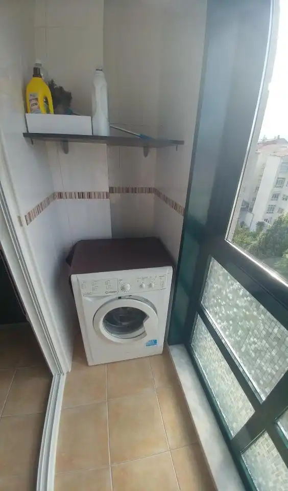 Badezimmer von Wohnungen zur Miete in Ames mit Heizung, Abstellraum und Möbliert