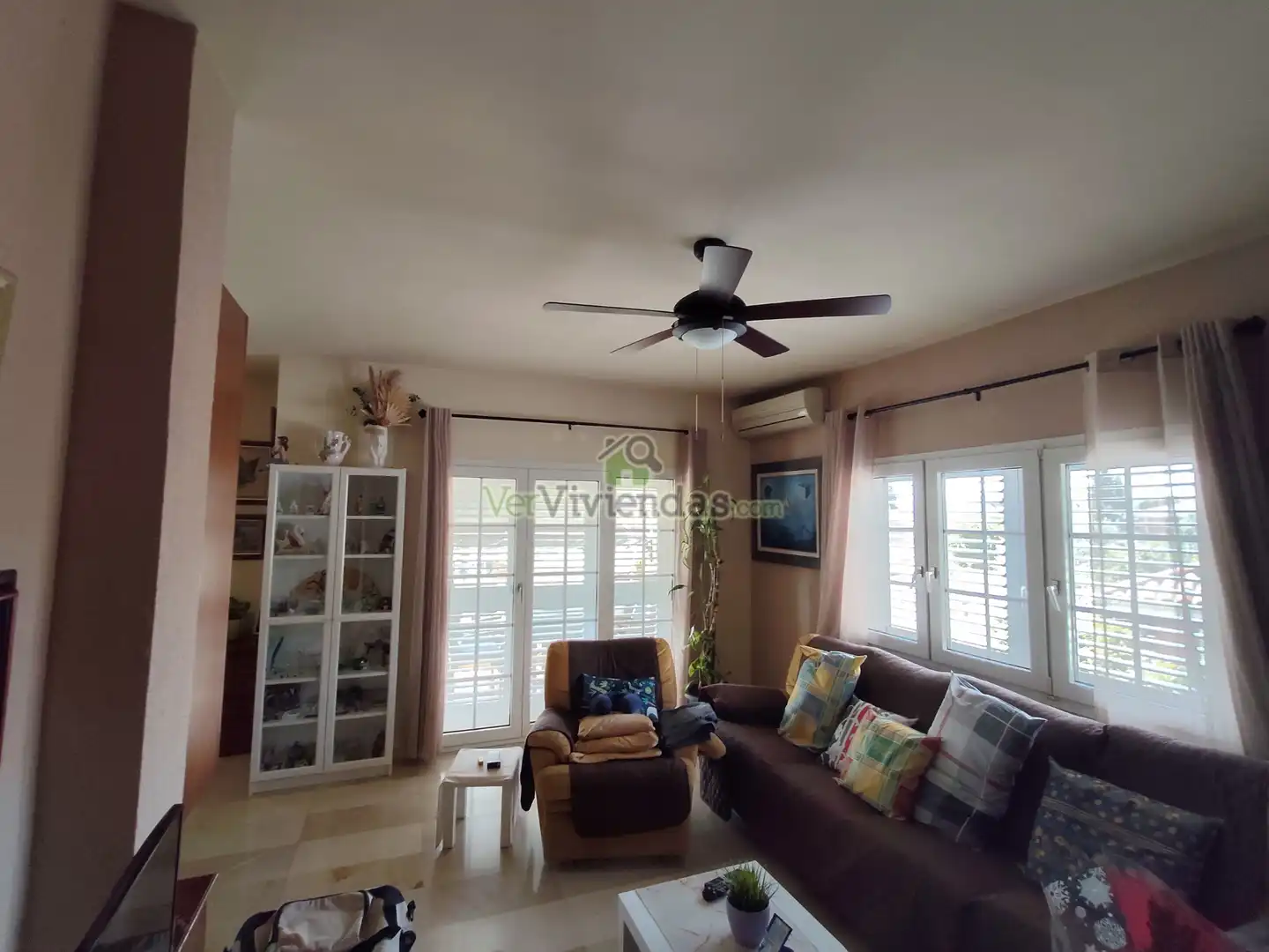 Sala de estar de Casa o chalet en venta en Castellbisbal con Aire acondicionado, Calefacción y Jardín privado