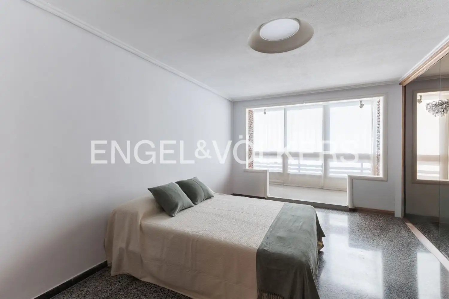 Habitación de Piso en venta en Valencia con Aire acondicionado, Calefacción y Balcón