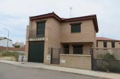 Chalet en venta en Mora