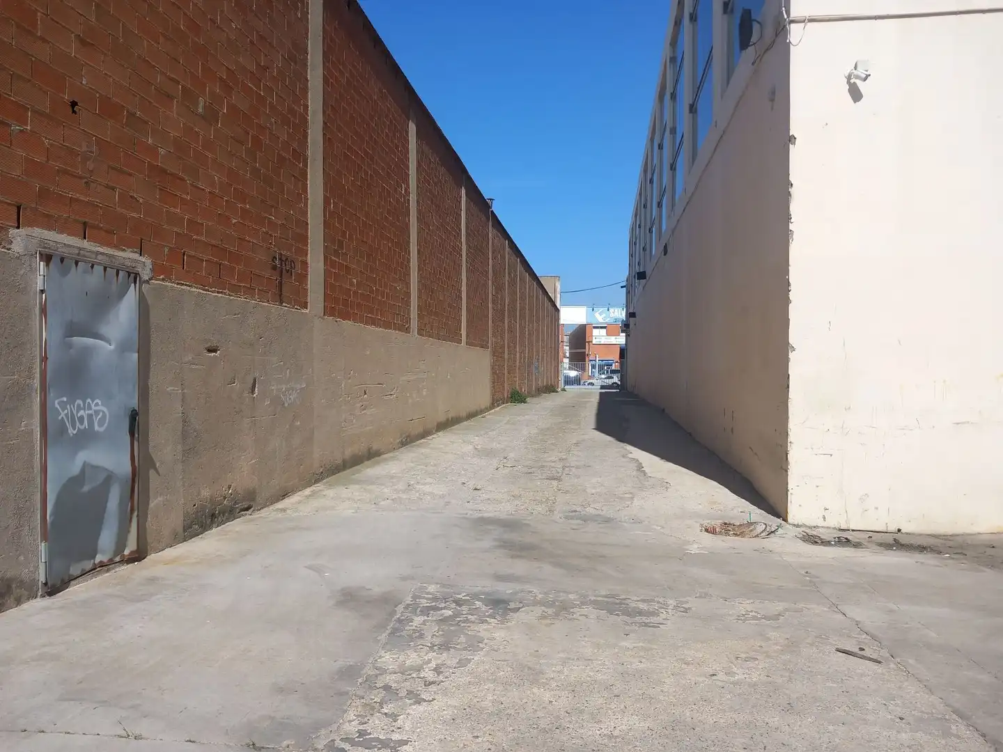 Vista exterior de Nave industrial en venta en L'Hospitalet de Llobregat