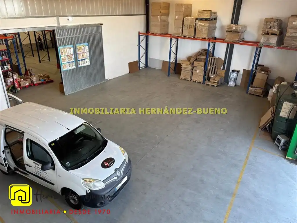Parkplatz von Fabrikhallen zur Miete in Calvarrasa de Abajo, Salamanca