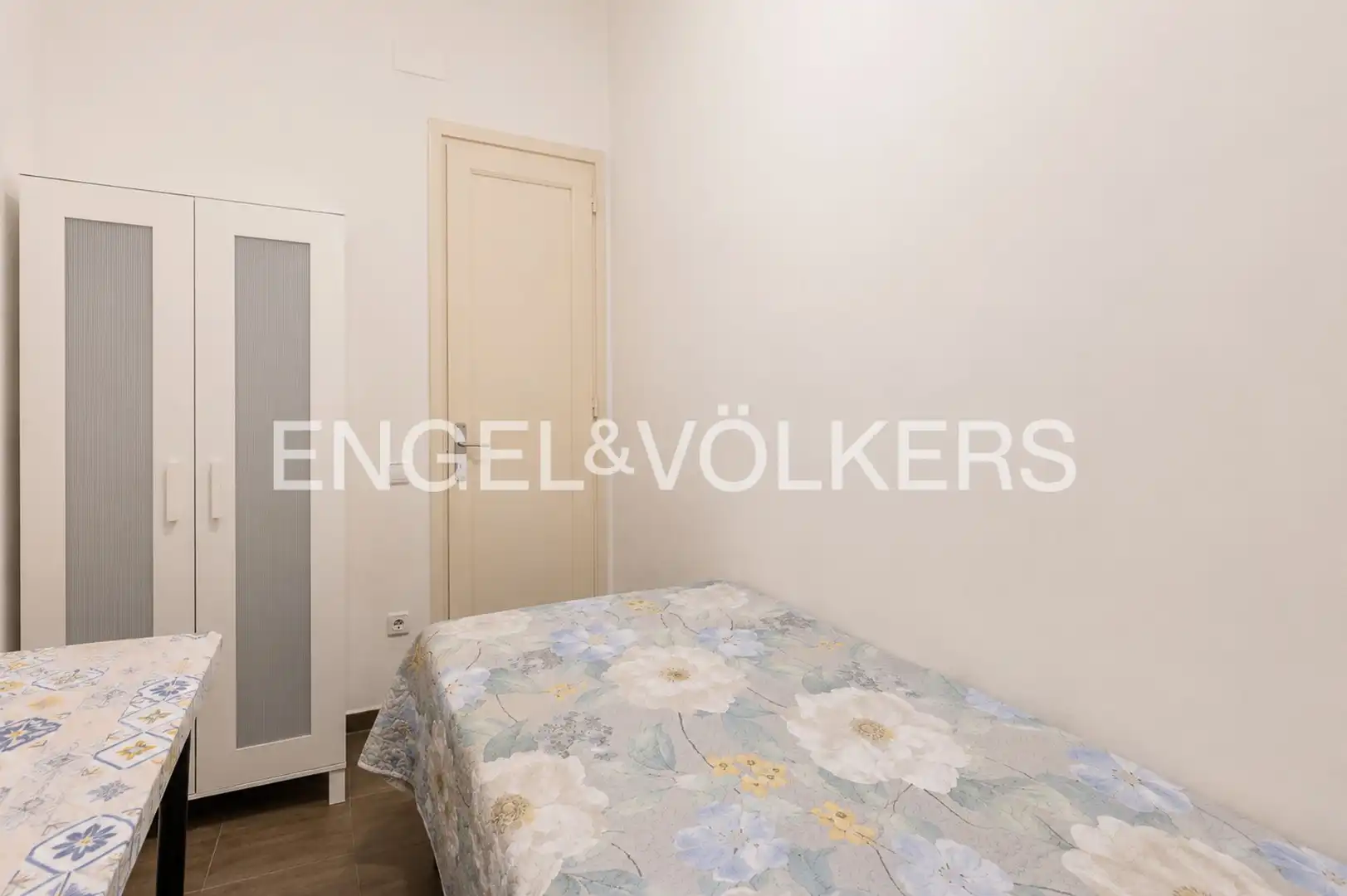 Bedroom of Ground floor for sale in Barcelona  with Heating, Parquet flooring and Terrace