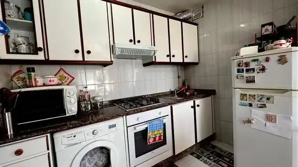 Cuina de Apartament en venda en Moaña amb Calefacció, Parquet i Traster