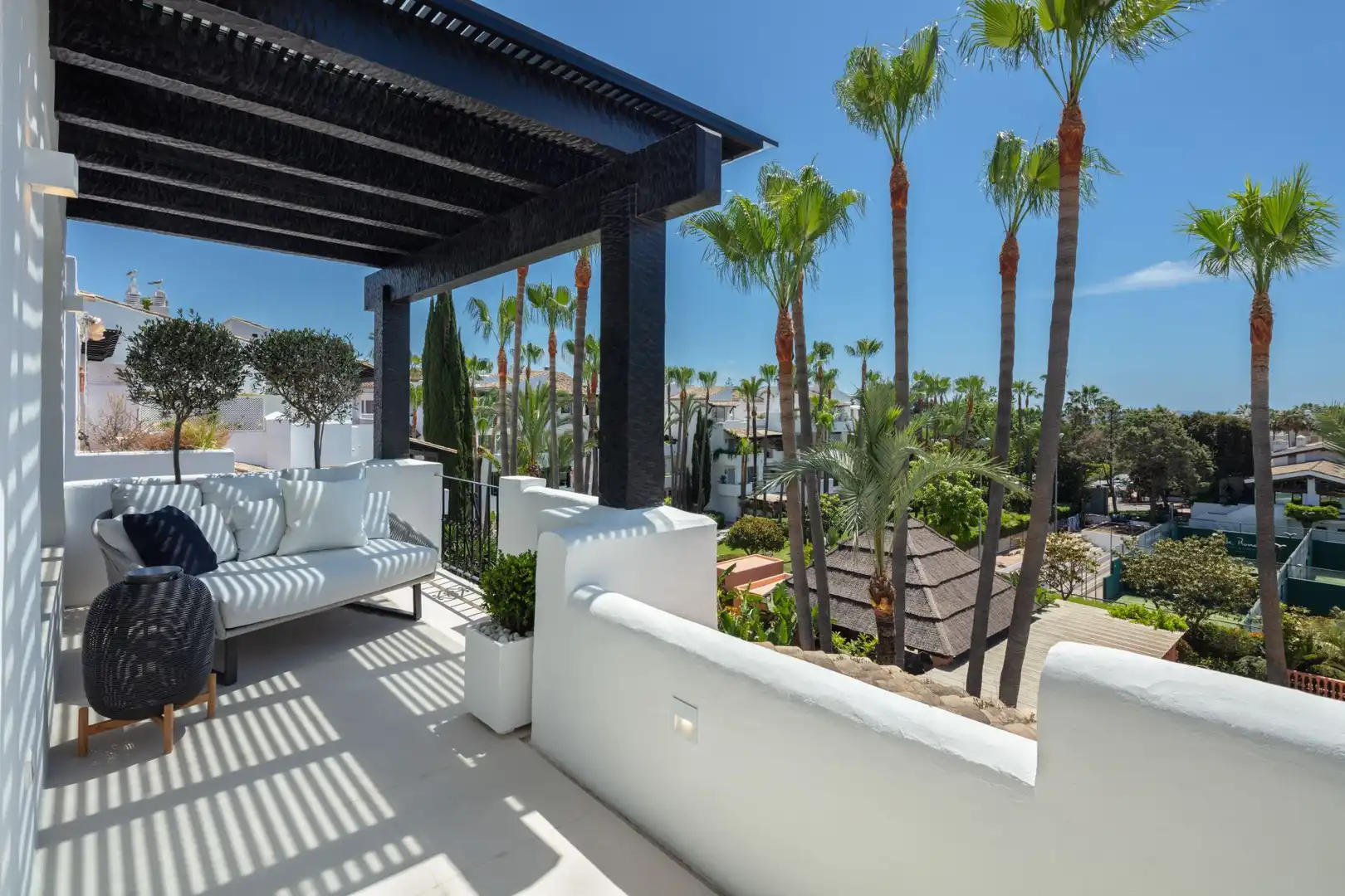 Terrasse von Maisonette zum Verkauf in Marbella mit Klimaanlage, Terrasse und Abstellraum