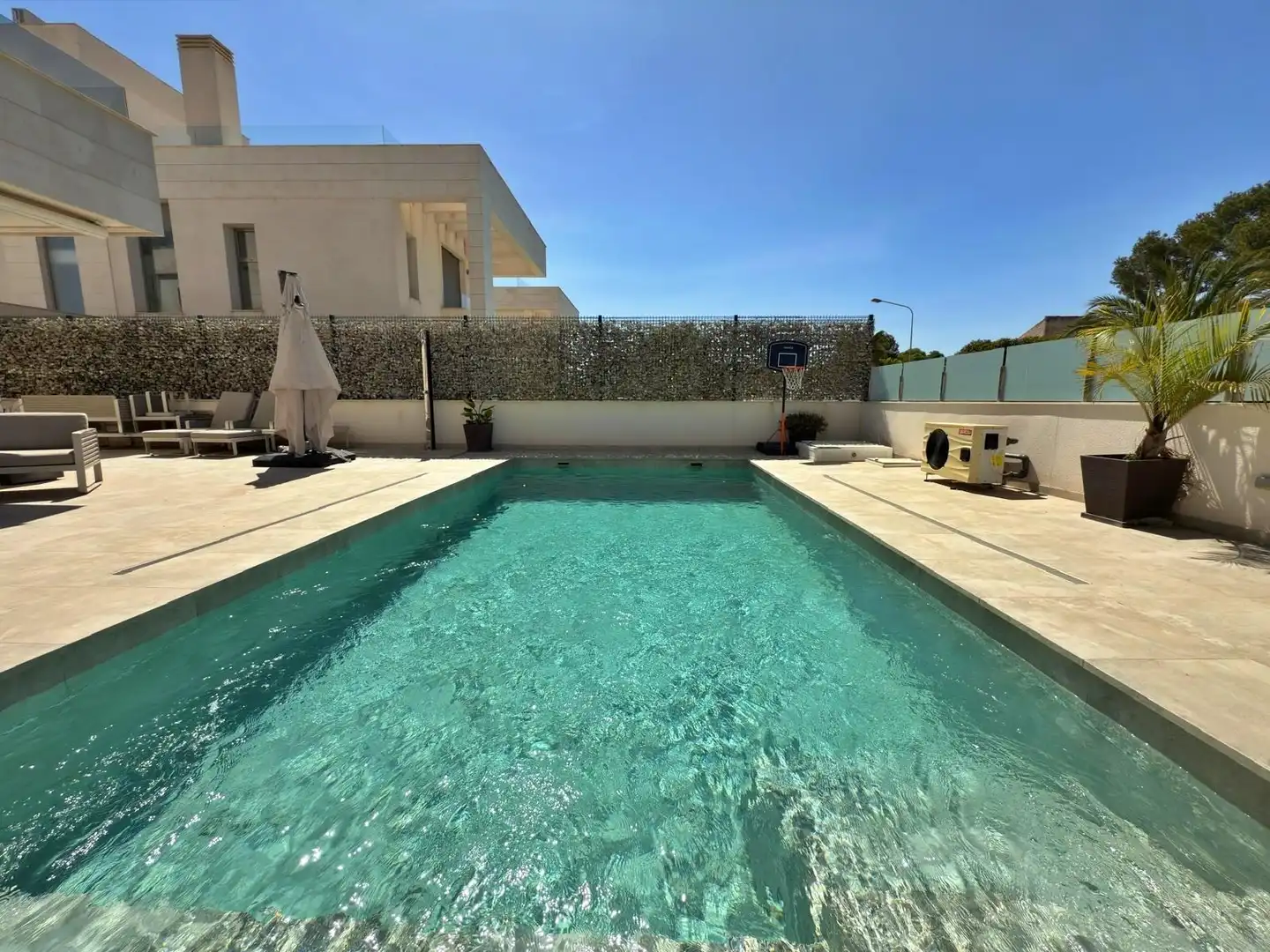 Piscina de Casa o xalet en venda en Orihuela amb Aire condicionat, Calefacció i Jardí privat