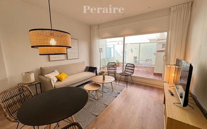 Living room of Flat to rent in  Barcelona Capital  with Air Conditioner, Heating and Balcony