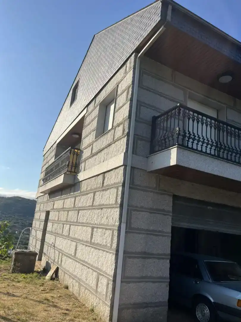 Vista exterior de Casa o chalet en venta en Ourense Capital  con Trastero, Amueblado y Lavadora
