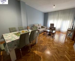 Sala d'estar de Apartament de lloguer en  Albacete Capital amb Calefacció i Balcó