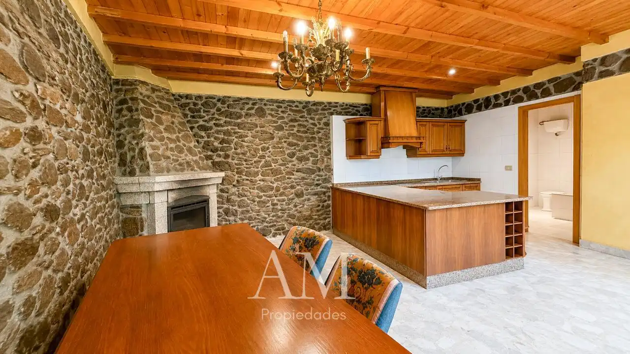 Cocina de Casa adosada en venta en Vigo  con Calefacción, Jardín privado y Trastero