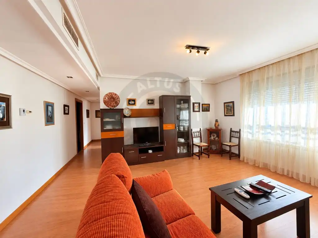 Sala de estar de Piso en venta en Cáceres con Aire acondicionado, Horno y Microondas