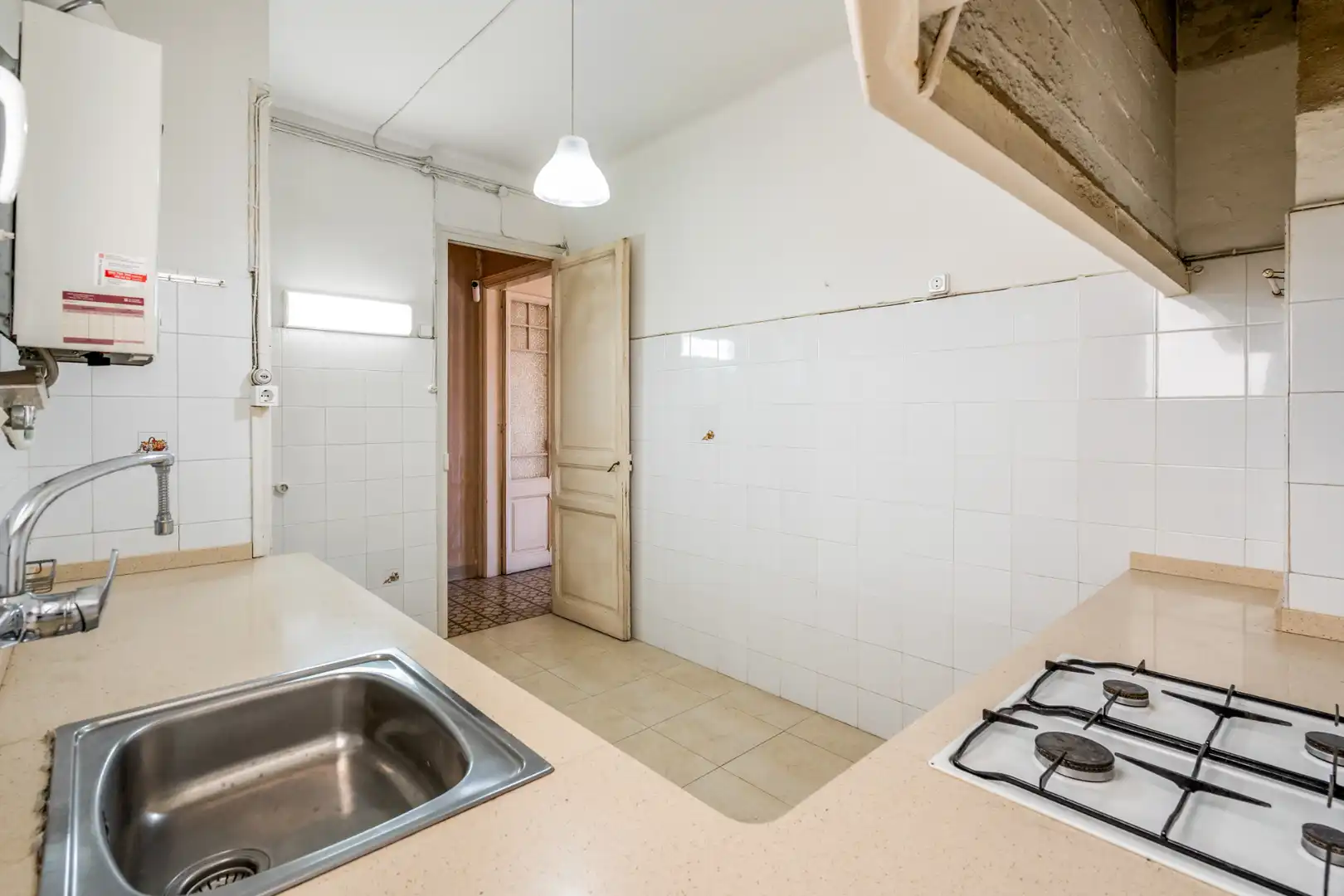 Cocina de Piso en venta en Barcelona con Balcón
