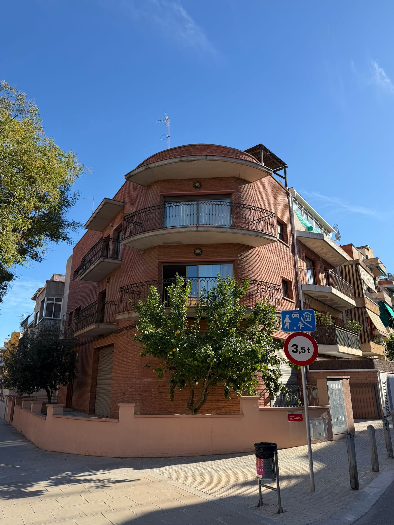 Vista exterior de Casa o xalet en venda en Gavà amb Calefacció, Terrassa i Traster