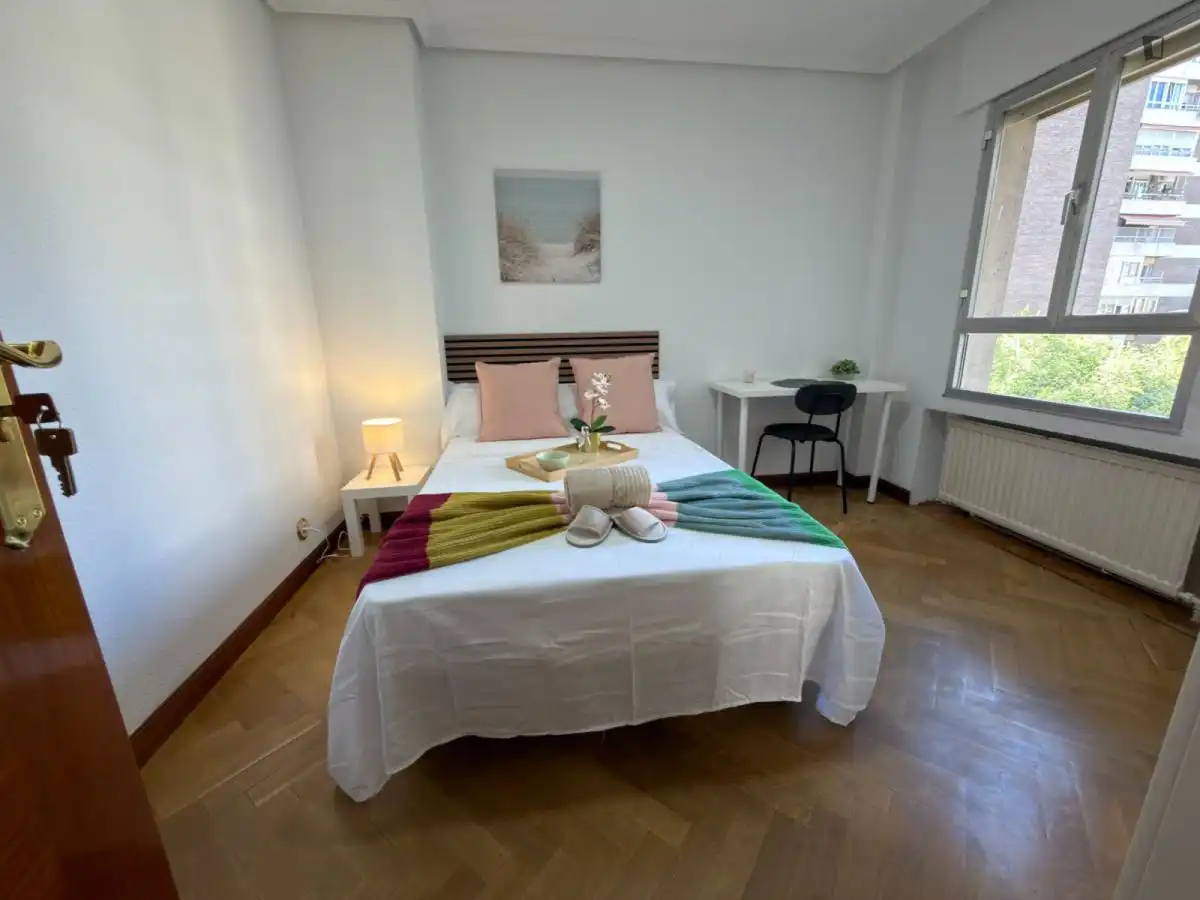 Bedroom of Apartments for share in Madrid  with Heating, Furnished and Internet