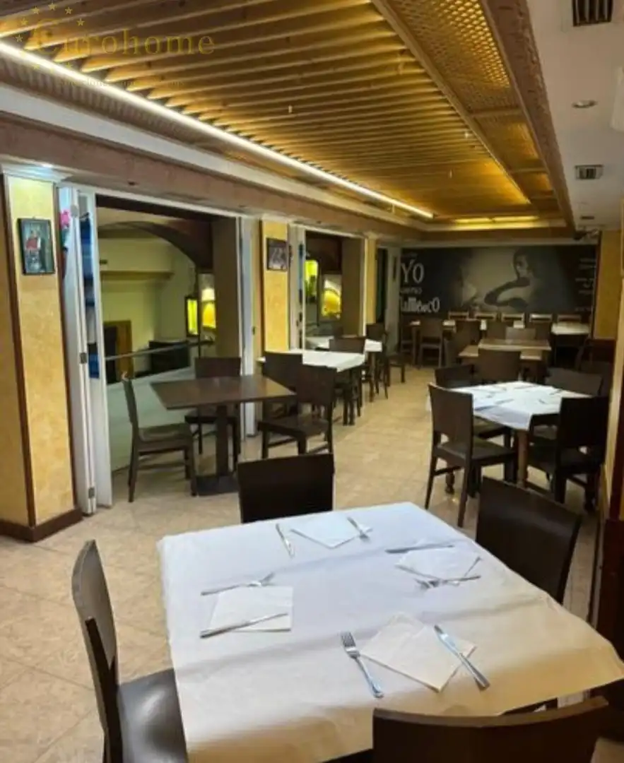 Local en traspaso en Almenara -Ventilla