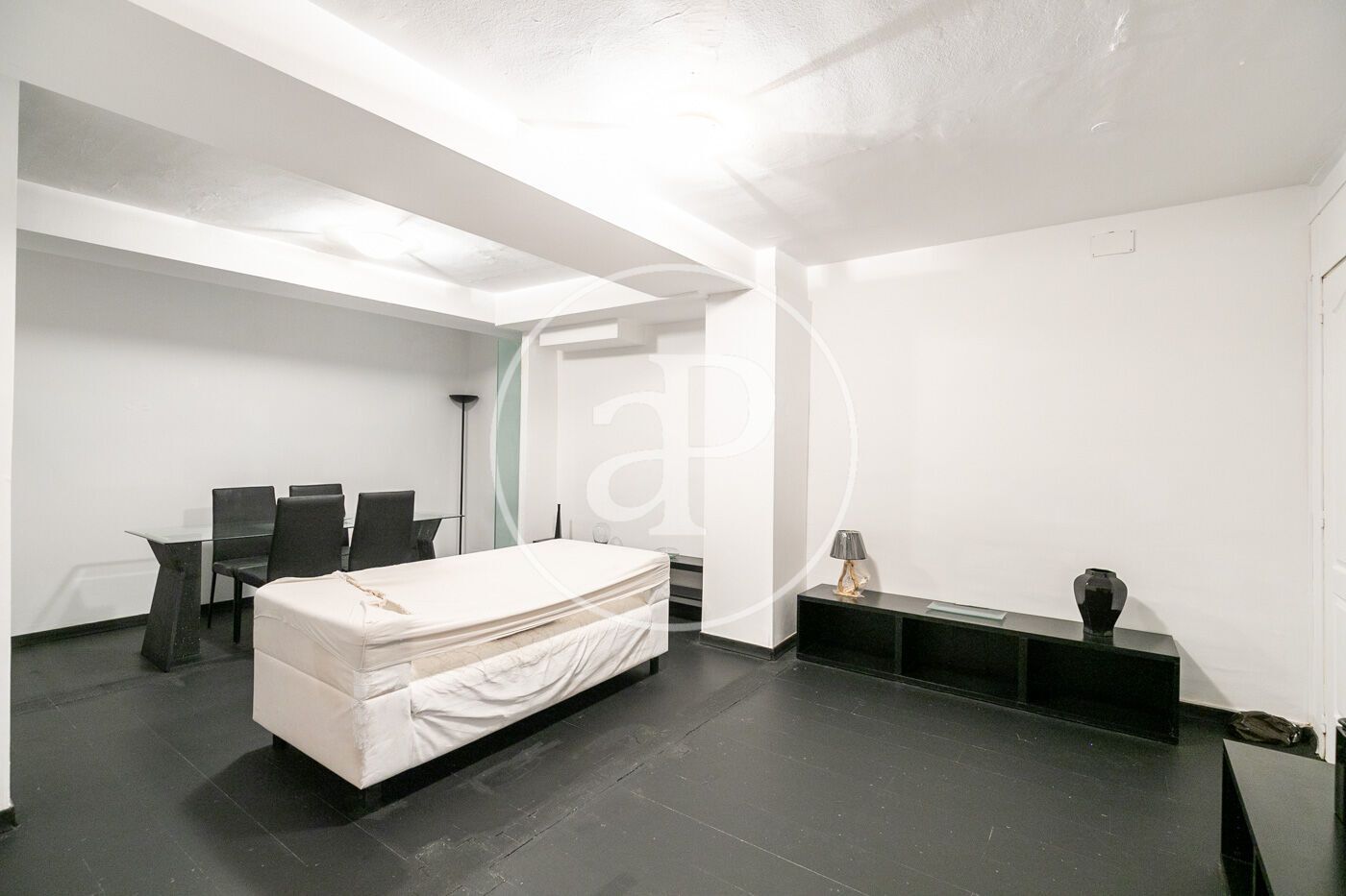 Flat for sale in  Barcelona Capital  with Heating