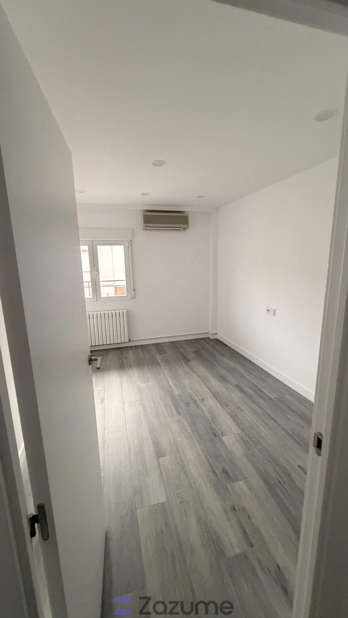 Dormitori de Pis de lloguer en  Zaragoza Capital amb Aire condicionat, Calefacció i Rentadora